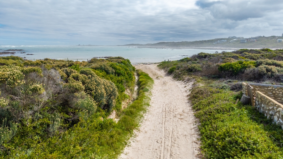 6 Bedroom Property for Sale in Suiderstrand Western Cape